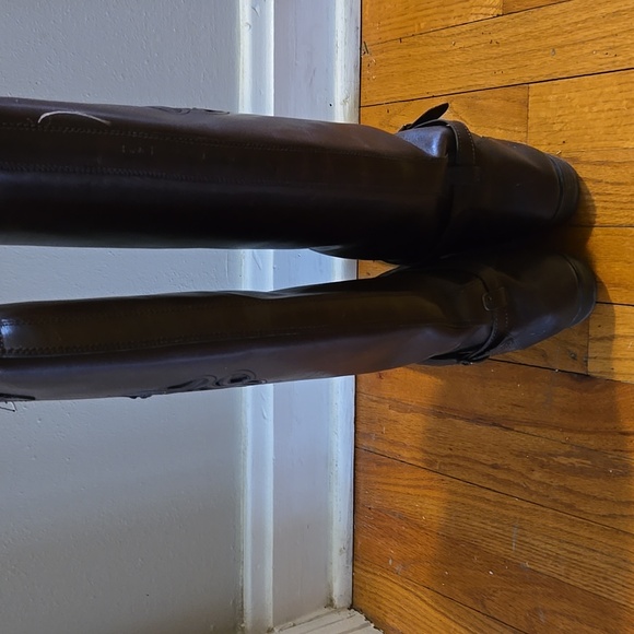 Elegant Dark Brown Leather Boots - Picture 4 of 7